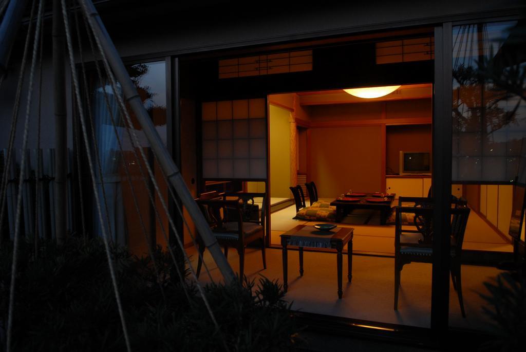 Hotel Yamanoo Kanazawa Esterno foto