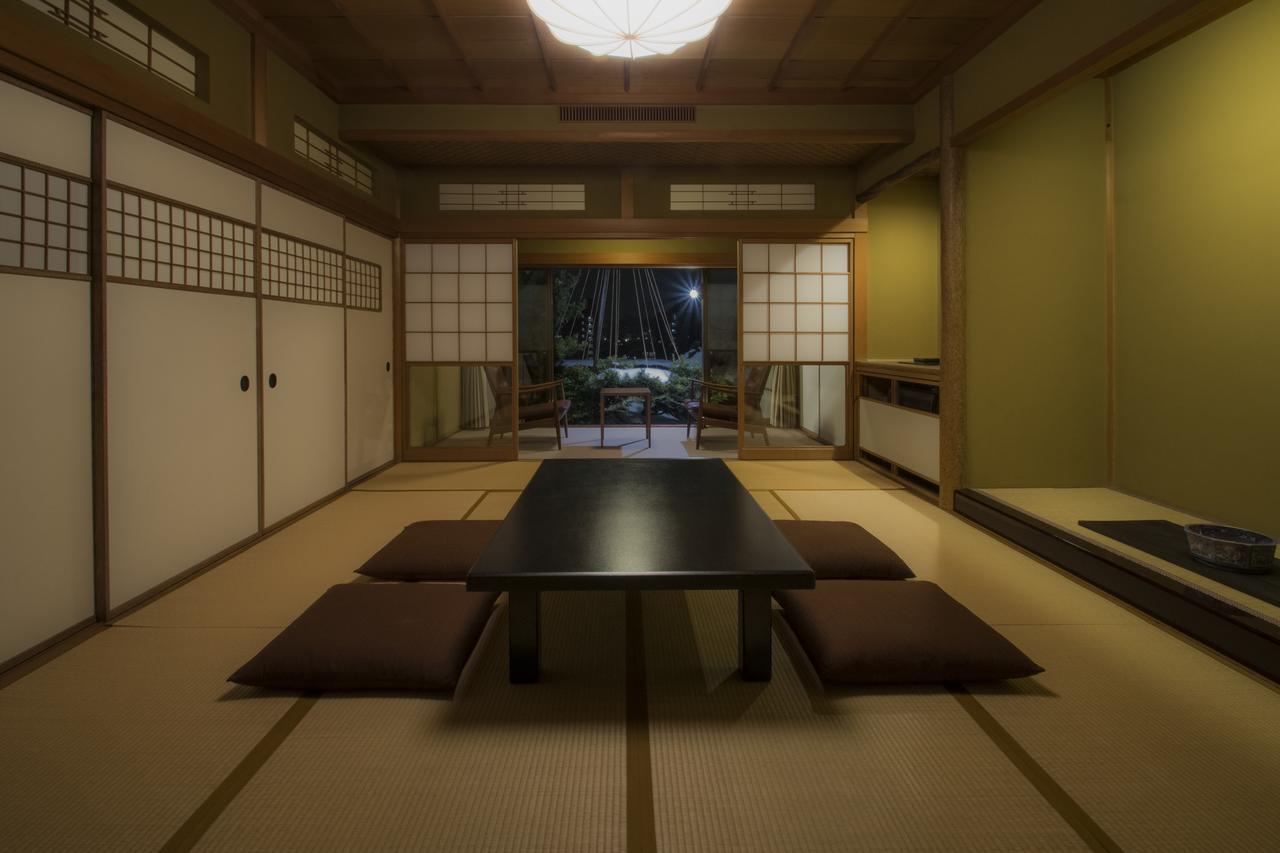 Hotel Yamanoo Kanazawa Esterno foto